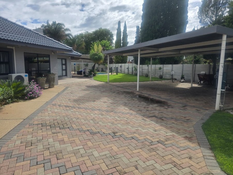 To Let 3 Bedroom Property for Rent in Naudeville Free State